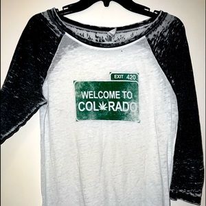 NWOT  Raglan burnout black and white top very cute ! Sz large 420 Colorado